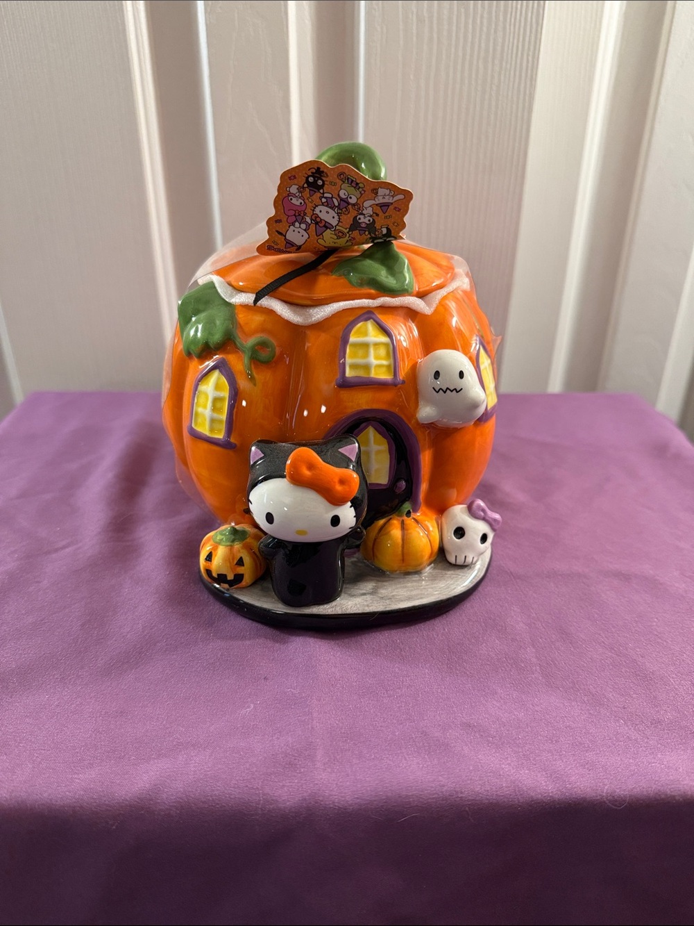 Hello Kitty Halloween Pumpkin Figurine - Orange & Black
